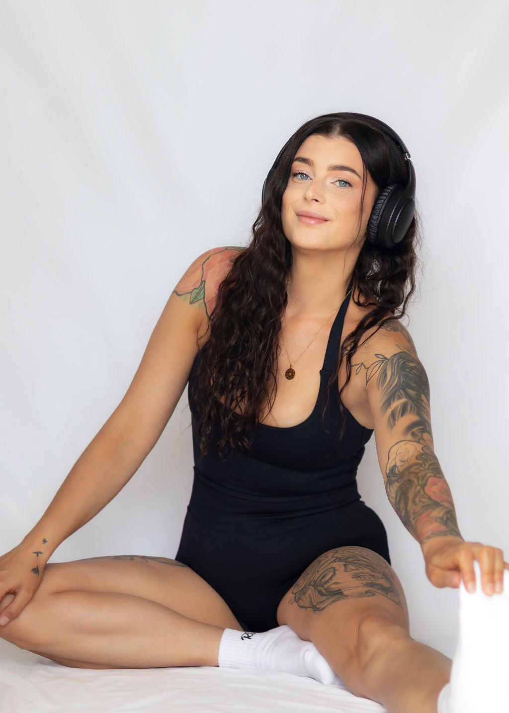 Contour Halter Neck - Black