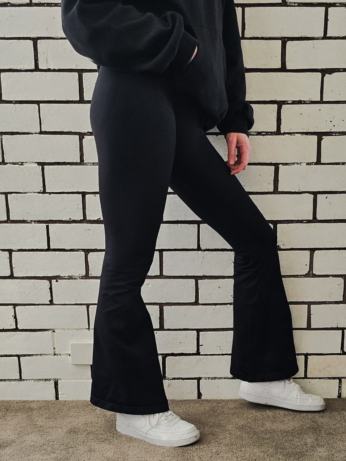 Contour Flare Leggings - Black