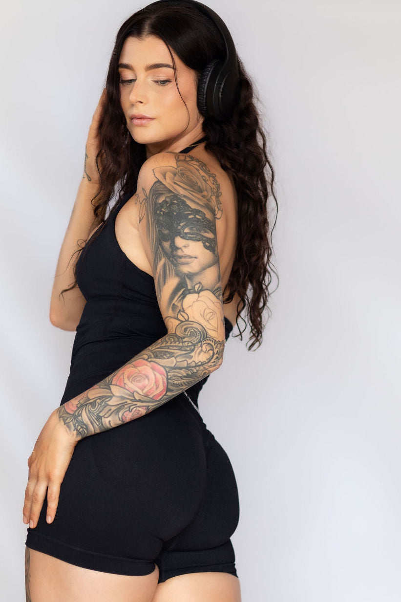 Contour Shorts - Black